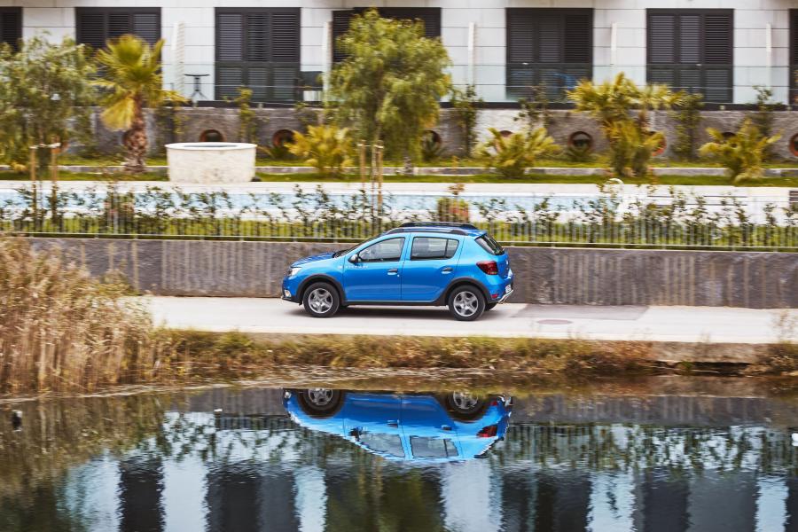  Dacia Sandero Stepway 2016 года  (фото 17 из 46)